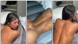 Laura Beatriz arrasando na cama com seu parceiro e em seguida mostrando seu corpo nu